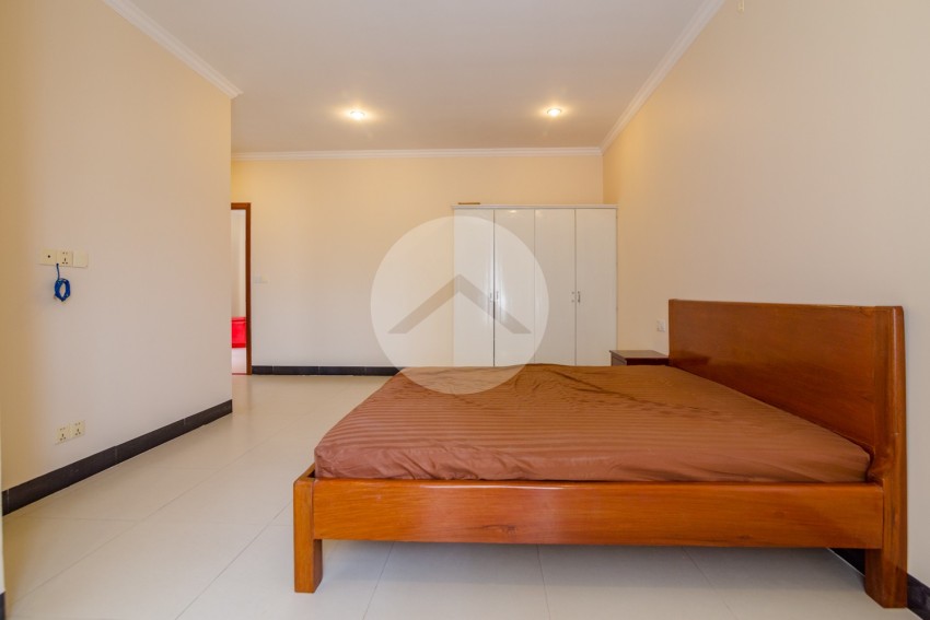 2 Bedroom Apartment For Rent  in Tonle Bassac- Phnom Penh