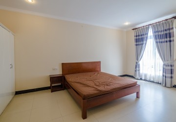 2 Bedroom Apartment For Rent  in Tonle Bassac- Phnom Penh thumbnail