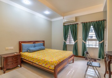 2 Bedroom Apartment For Rent, BKK1 - Phnom Penh thumbnail