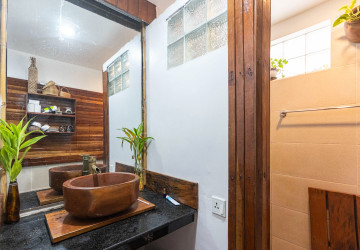 6 Bedroom Villa For Sale - Svay Dangkum, Siem Reap thumbnail