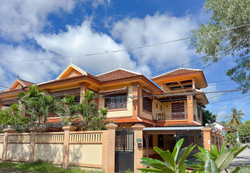 4 Bedroom House For Rent - Kouk Chak, Siem Reap thumbnail