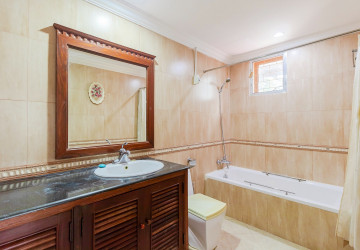 4 Bedroom House For Rent - Kouk Chak, Siem Reap thumbnail