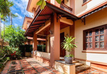 4 Bedroom House For Rent - Kouk Chak, Siem Reap thumbnail