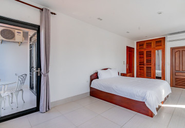 1 Bedroom Serviced Apartment For Rent - Toul Tum Poung 1, Phnom Penh thumbnail