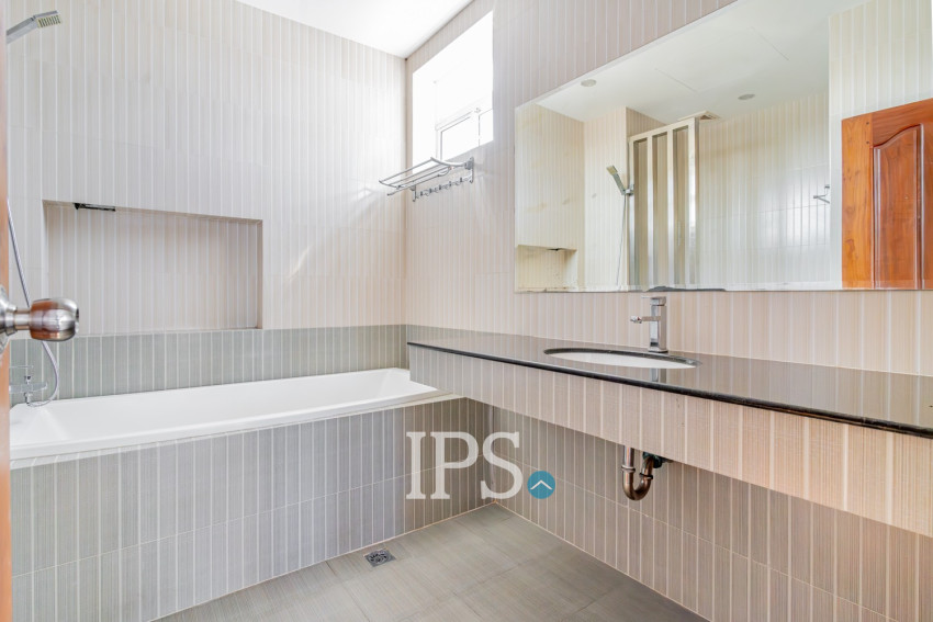 1 Bedroom Serviced Apartment For Rent - Toul Tum Poung 1, Phnom Penh