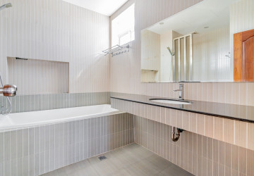 1 Bedroom Serviced Apartment For Rent - Toul Tum Poung 1, Phnom Penh thumbnail