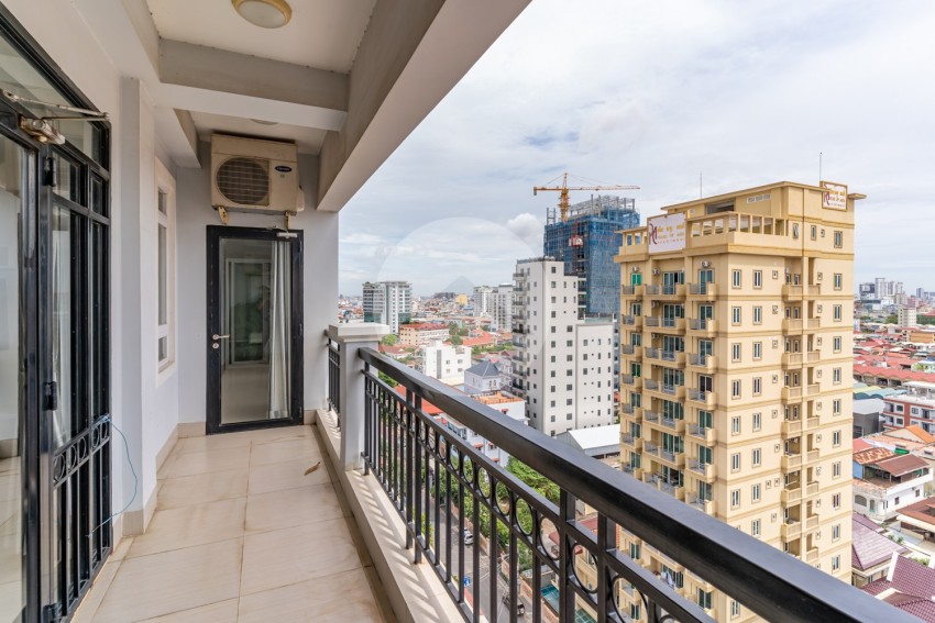 3 Bedroom Penthouse Serviced Apartment For Rent - Toul Tum Poung 1, Phnom Penh