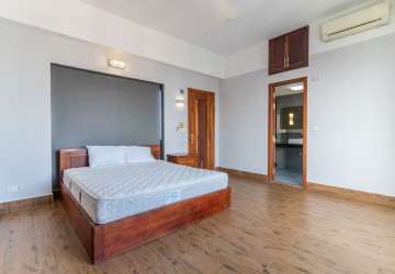 1 Bedroom Serviced Apartment For Rent -Toul Tom Pong, Phnom Penh thumbnail