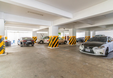 1 Bedroom Serviced Apartment For Rent - Toul Tom Pong 2, Phnom Penh thumbnail