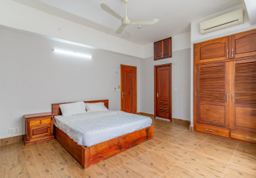 3 Bedroom Serviced Apartment For Rent - Toul Tom Pong 2, Phnom Penh thumbnail