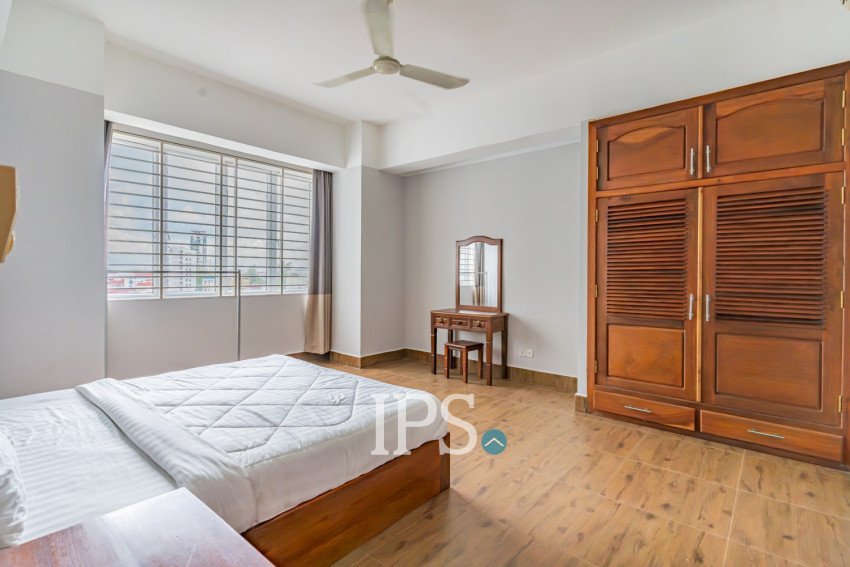 3 Bedroom Serviced Apartment For Rent - Toul Tom Pong 2, Phnom Penh