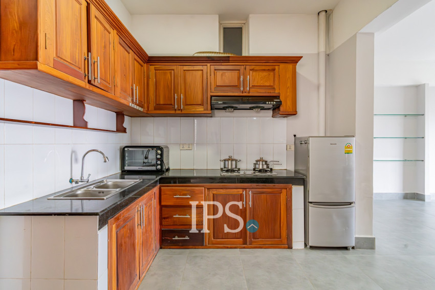 3 Bedroom Serviced Apartment For Rent - Toul Tom Pong 2, Phnom Penh