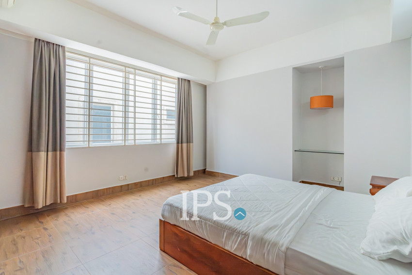3 Bedroom Serviced Apartment For Rent - Toul Tom Pong 2, Phnom Penh