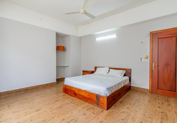 3 Bedroom Serviced Apartment For Rent - Toul Tom Pong 2, Phnom Penh thumbnail