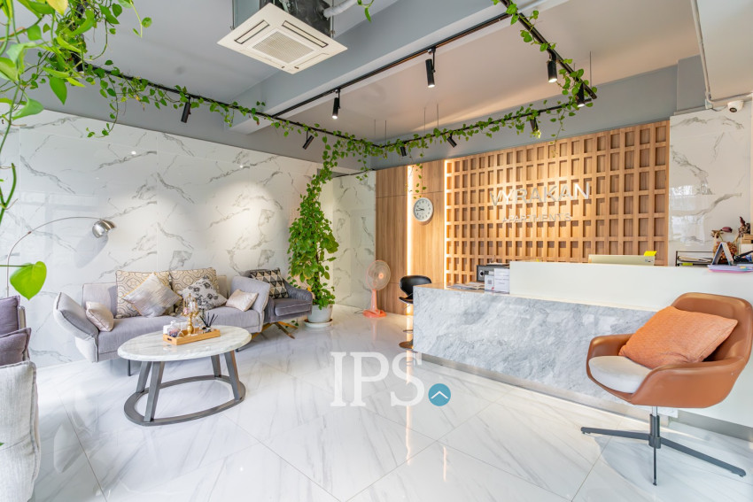 3 Bedroom Serviced Apartment For Rent - Toul Tom Pong 2, Phnom Penh