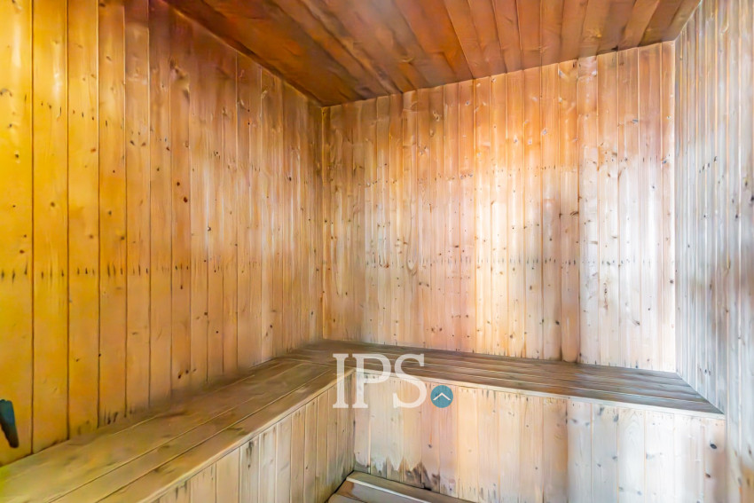 3 Bedroom Serviced Apartment For Rent - Toul Tom Pong 2, Phnom Penh