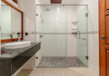 4 Bedroom Apartment For Rent - Sala Kamreuk, Siem Reap thumbnail