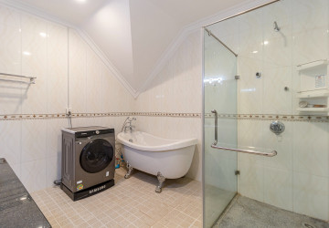 4 Bedroom Apartment For Rent - Sala Kamreuk, Siem Reap thumbnail