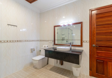 4 Bedroom Apartment For Rent - Sala Kamreuk, Siem Reap thumbnail