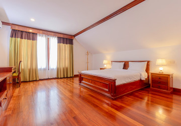 4 Bedroom Apartment For Rent - Sala Kamreuk, Siem Reap thumbnail