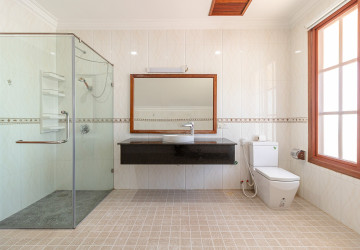 4 Bedroom Apartment For Rent - Sala Kamreuk, Siem Reap thumbnail
