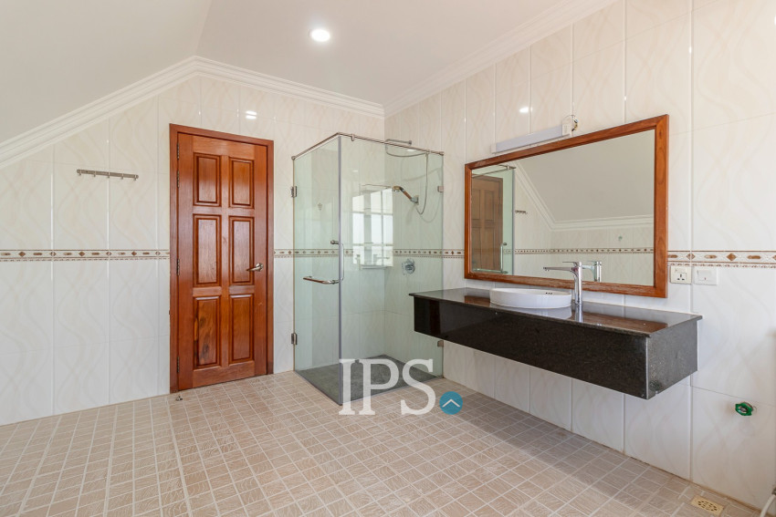 4 Bedroom Apartment For Rent - Sala Kamreuk, Siem Reap