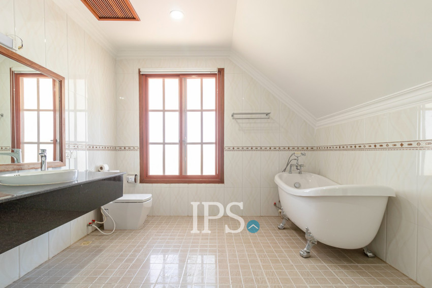 4 Bedroom Apartment For Rent - Sala Kamreuk, Siem Reap