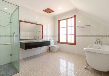 4 Bedroom Apartment For Rent - Sala Kamreuk, Siem Reap thumbnail