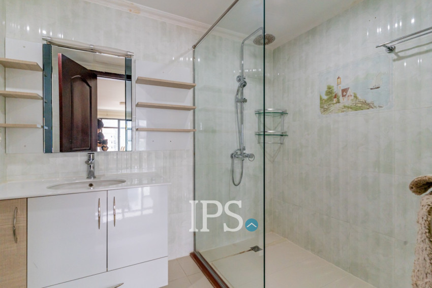 2 Bedroom Serviced Apartment For Rent - BKK1, Phnom Penh