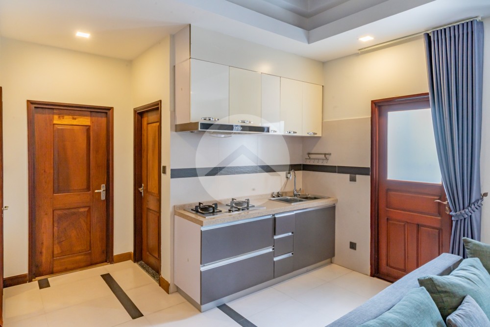 1 Bedroom Serviced Apartment For Rent - BKK1, Phnom Penh - Image 10