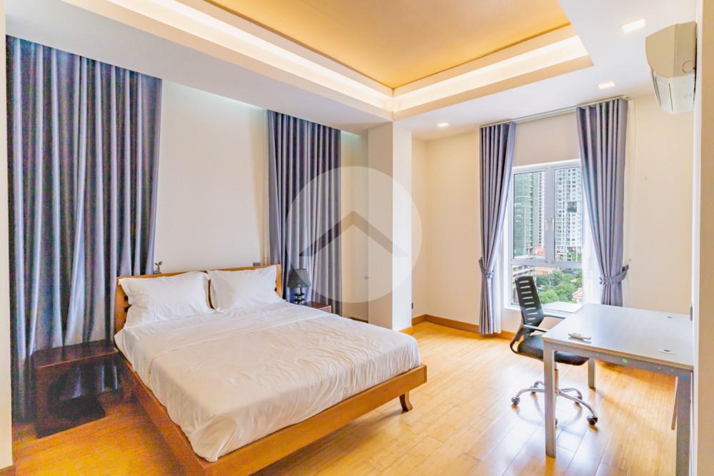 1 Bedroom Serviced Apartment For Rent - BKK1, Phnom Penh - Image 11