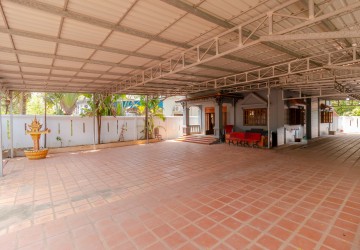 5 Bedroom House For Rent - Sala Kamreuk, Siem Reap thumbnail