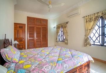 2 Bedroom Apartment For Rent- BKK1, Phnom Penh thumbnail