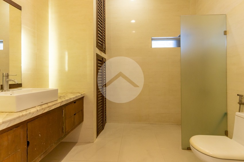 Renovated 2 Bedroom Apartment For Rent - Phsar Kandal 1, Daun Penh, Phnom Penh