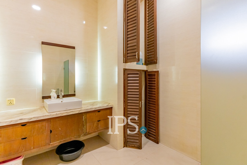 Renovated 2 Bedroom Apartment For Rent - Phsar Kandal 1, Phnom Penh