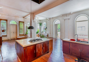 Renovated 2 Bedroom Apartment For Rent - Phsar Kandal 1, Phnom Penh thumbnail