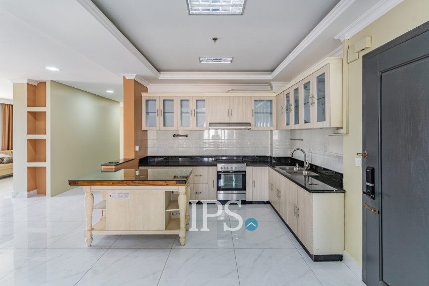 3 Bedroom Serviced Apartment For Rent - BKK1, Phnom Penh