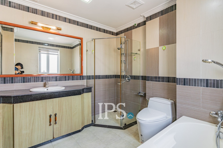 3 Bedroom Serviced Apartment For Rent - BKK1, Phnom Penh