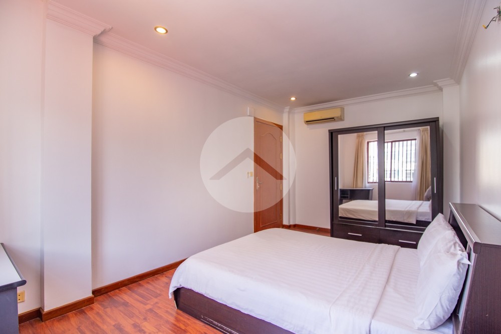 2 Bedroom Serviced Apartment For Rent - BKK1, Phnom Penh - Image 8