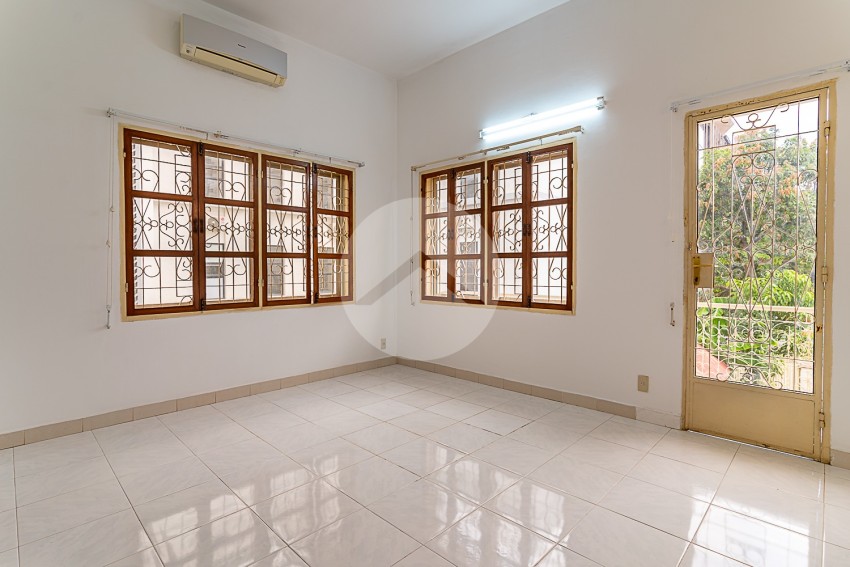 6 Bedroom Commercial Villa For Rent - BKK1, Phnom Penh