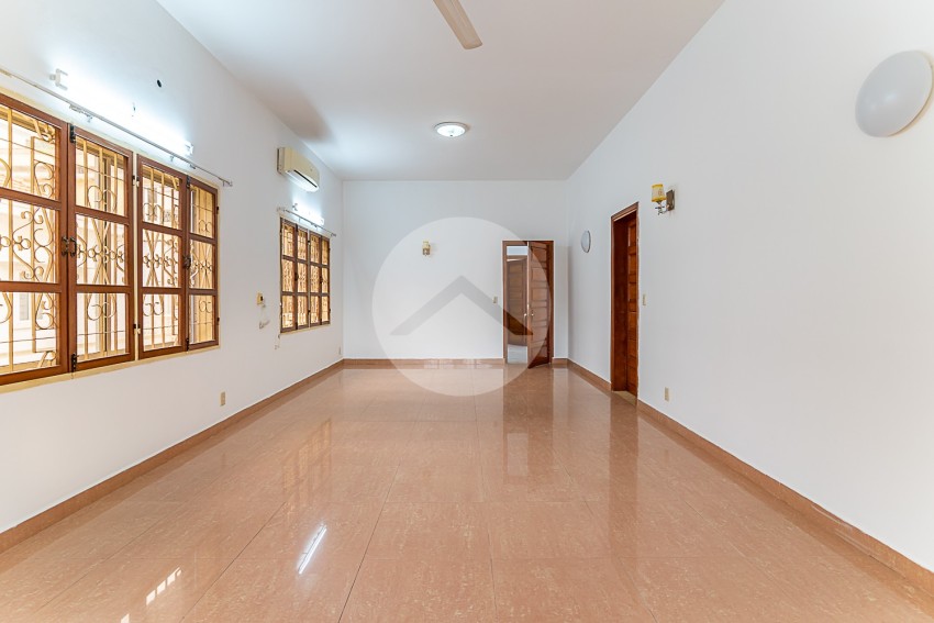 6 Bedroom Commercial Villa For Rent - BKK1, Phnom Penh