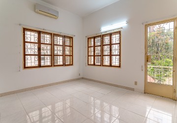 6 Bedroom Commercial Villa For Rent - BKK1, Phnom Penh thumbnail