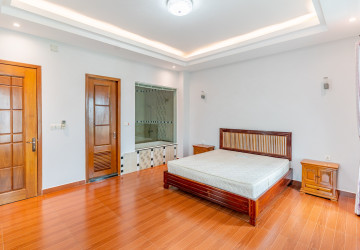 2 Bedroom Serviced Apartment For Rent - Phsar Daeum Thkov, Phnom Penh thumbnail