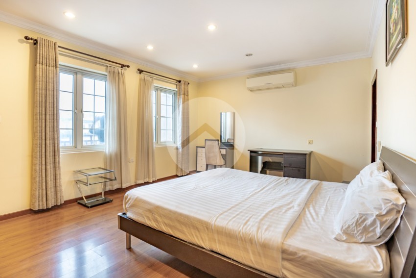 2 Bedroom Serviced Apartment For Rent - Beoung Raing, Phnom Penh