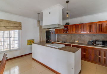 Renovated 1 Bedroom Apartment For Rent - Chakto Mukh, Phnom Penh thumbnail