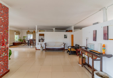 Renovated 1 Bedroom Apartment For Rent - Chakto Mukh, Phnom Penh thumbnail