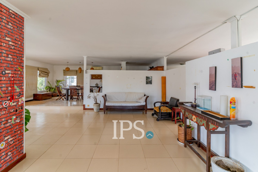 Renovated 1 Bedroom Apartment For Rent - Chakto Mukh, Phnom Penh