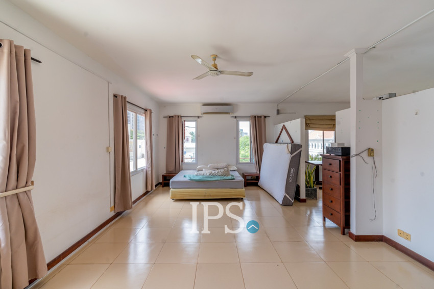 Renovated 1 Bedroom Apartment For Rent - Chakto Mukh, Phnom Penh