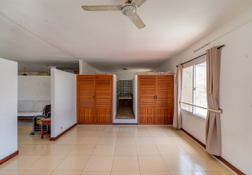 Renovated 1 Bedroom Apartment For Rent - Chakto Mukh, Phnom Penh thumbnail