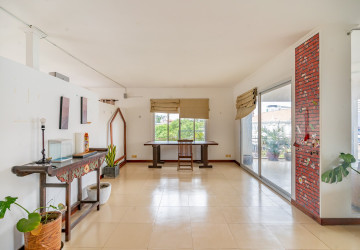 Renovated 1 Bedroom Apartment For Rent - Chakto Mukh, Phnom Penh thumbnail